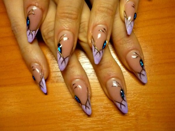 Косой френч на ногтях