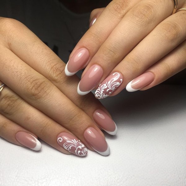 Френч 2022 на длинные ногти миндаль