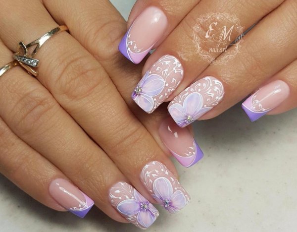 Ногти белый френч с рисунком