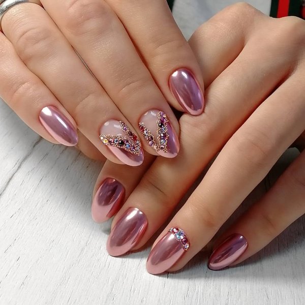 Красивые ногти с камнями