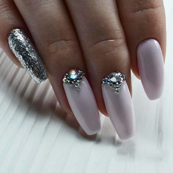 Красивые перламутровые ногти