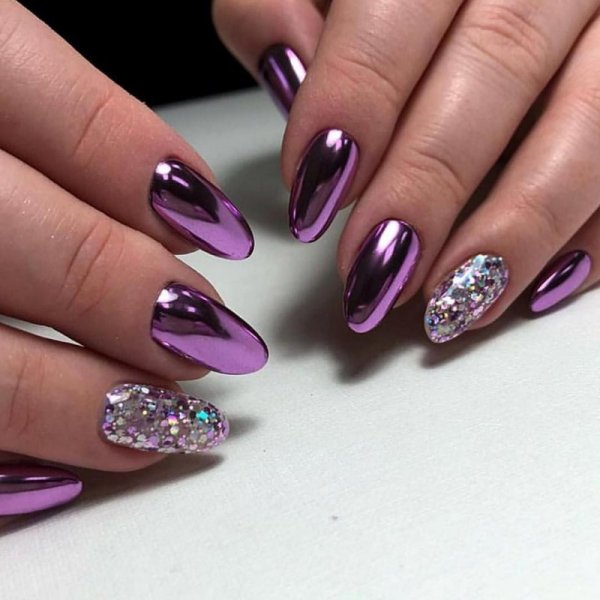 Маникюр со стразами на длинные ногти