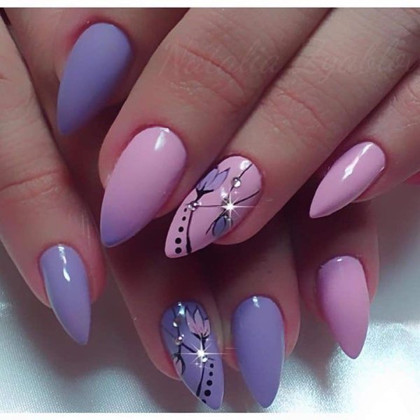 Маникюр на миндальное ношии