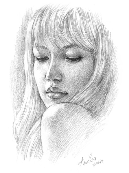 Лалиса Манобан карандашом