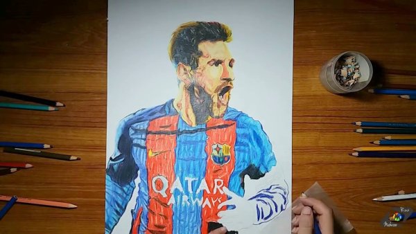 Месси карандашом