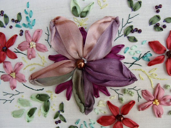 Вышивка лентами для начинающих цветы