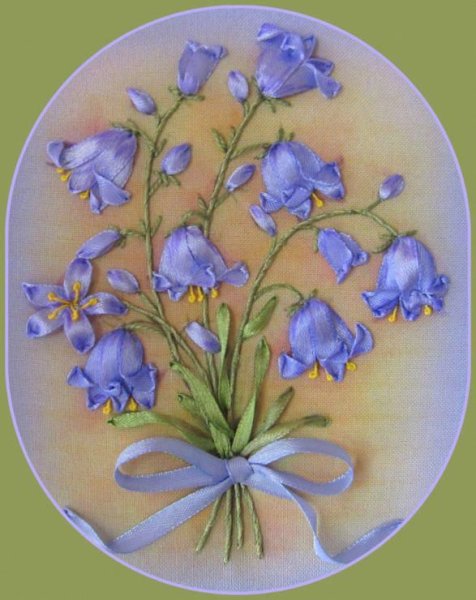 Колокольчик вышитый лентами