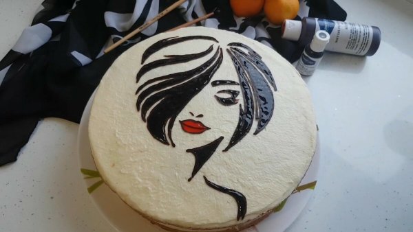 Рисование на торте