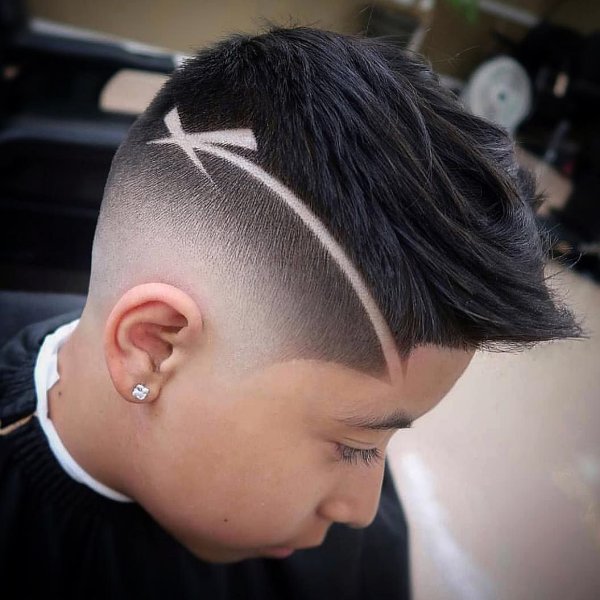 Стрижка для мальчика с выстригом