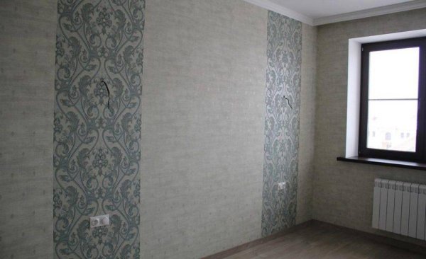 Клеим обои двух видов