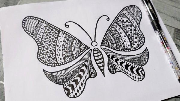 Дудлинг бабочка