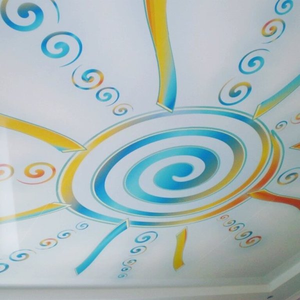 Рисунок на потолке