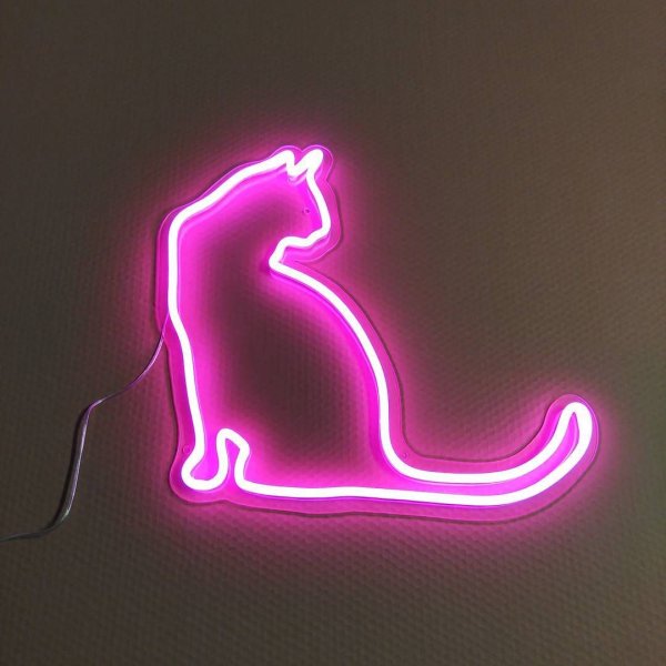 Неоновая вывеска губы