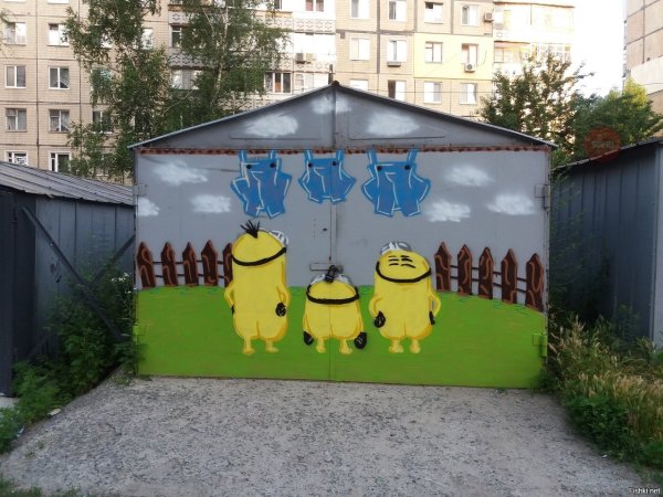 Рисунки на гаражных воротах