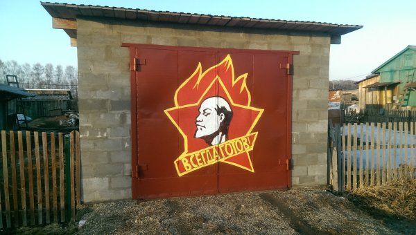 Роспись на воротах