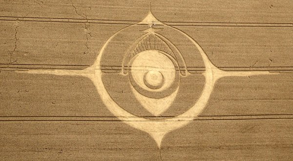 Круги на полях инопланетянин с трубкой