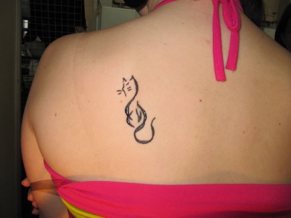 Рисунки на спине ручкой