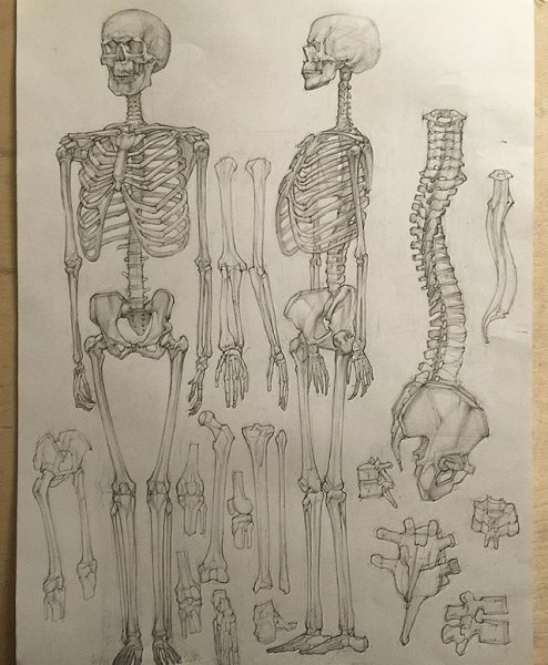 Карандашом игральные кости в руке