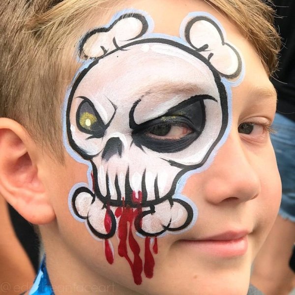Раскрашивание лица на Хэллоуин