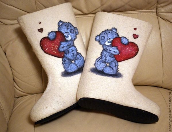 Вышивка на детских валенках