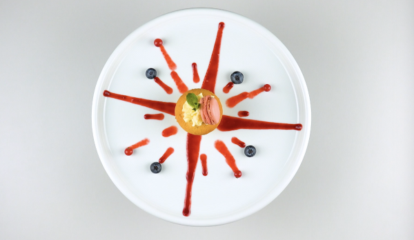 Декорирование тарелок соусами