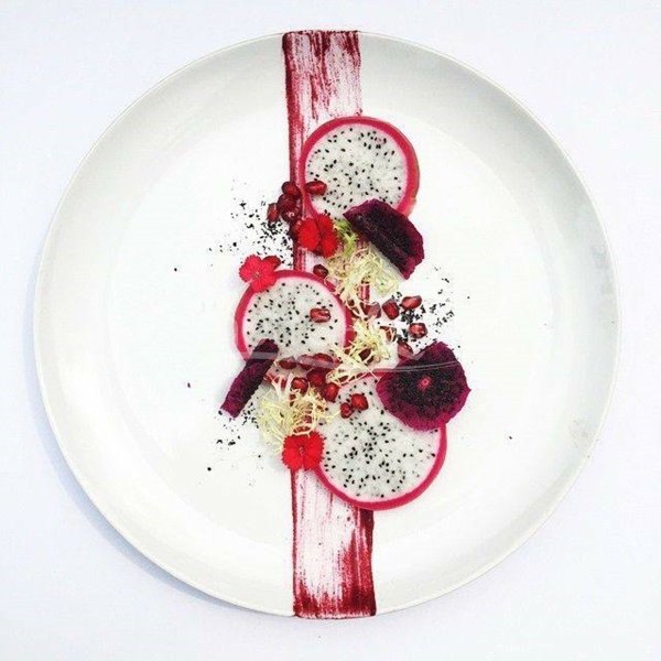 Декорирование тарелок соусами