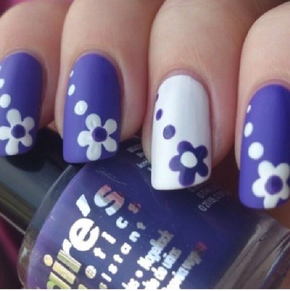 Рисование дотсом на ногтях