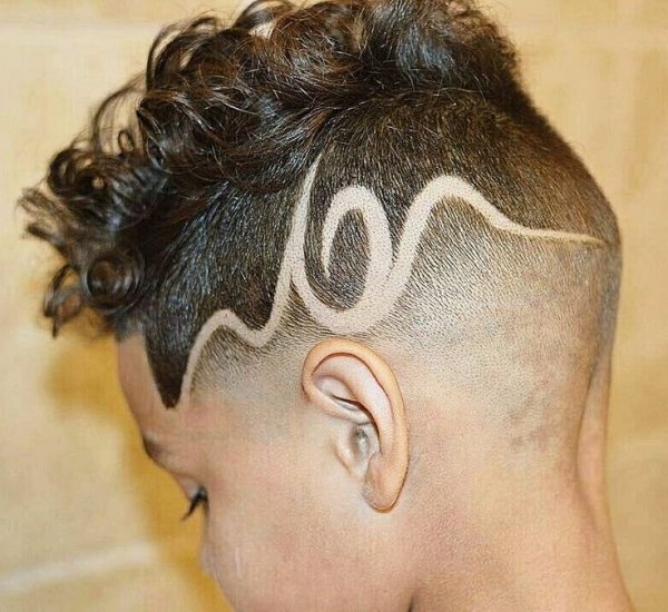 Выбритая паутина на голове