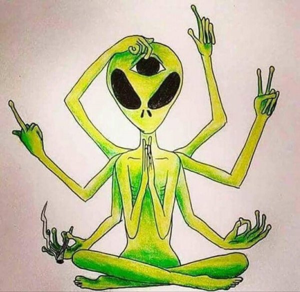 Инопланетянин в позе лотоса