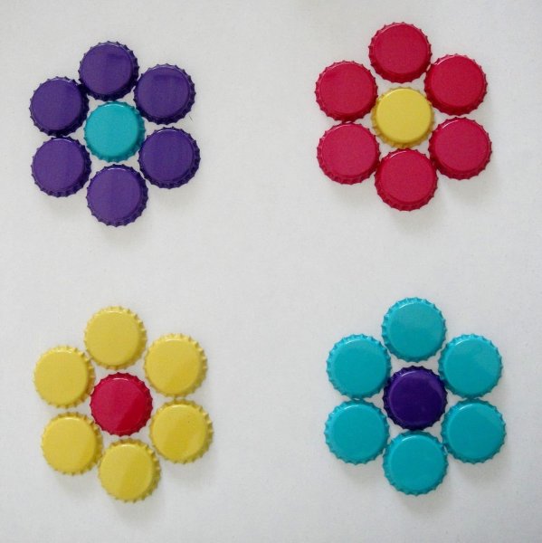 Цветочек из крышечек