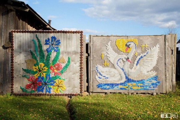 Забор из пробок от пластиковых бутылок