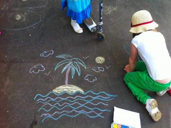 Детские рисунки на асфальте