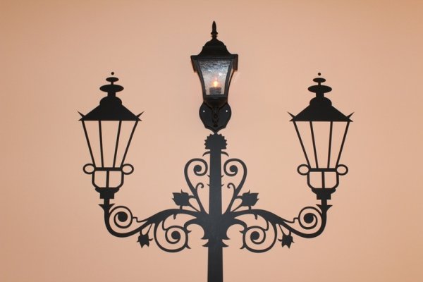 Уличный фонарь силуэт