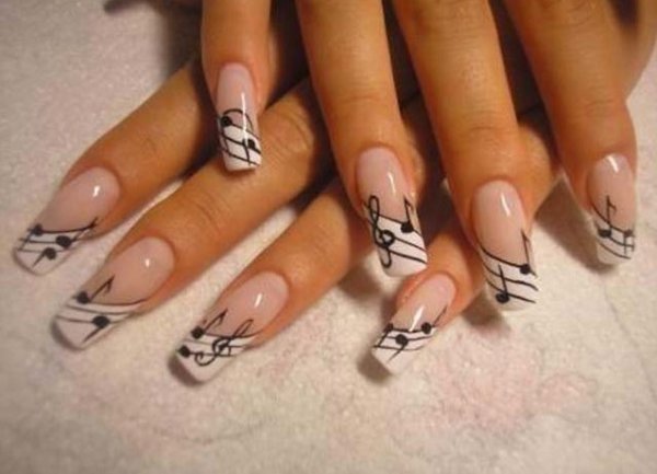 Французский маникюр с нотками