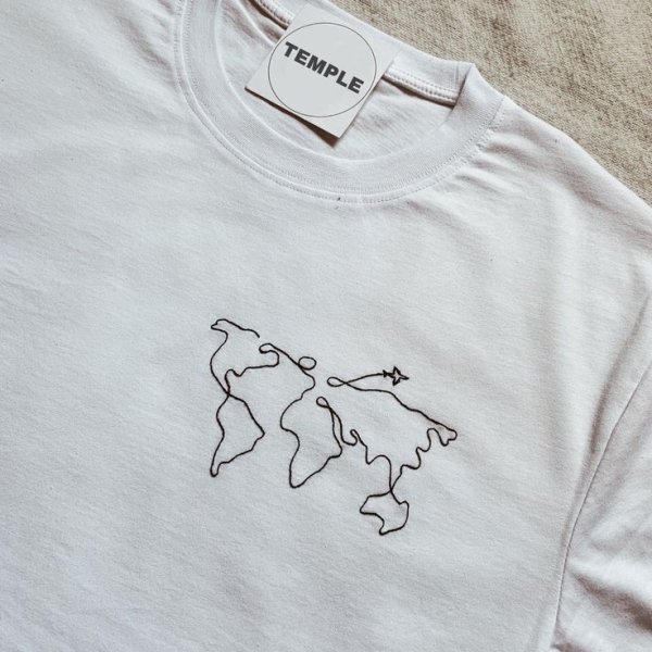 Футболка с вышивкой