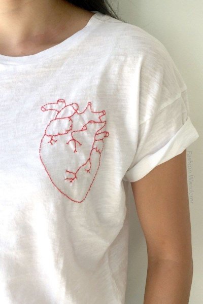 Футболка с вышивкой