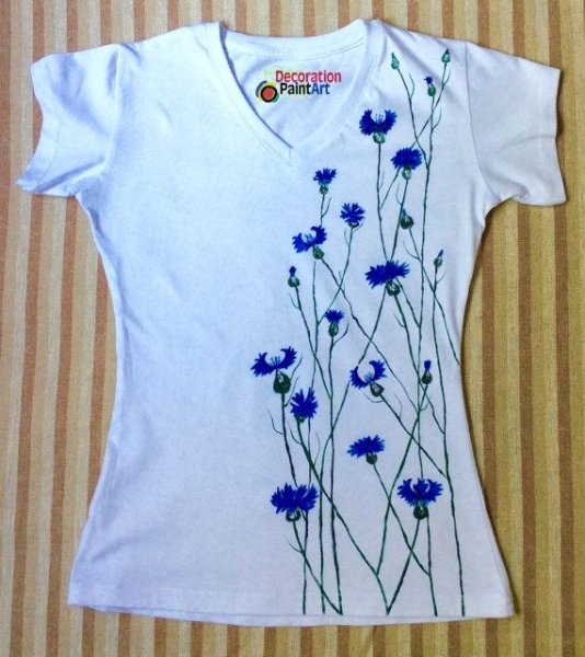 Вышивка на футболке цветы