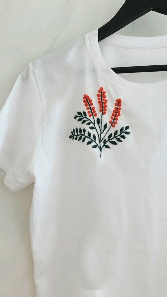 Футболки с ручной вышивкой
