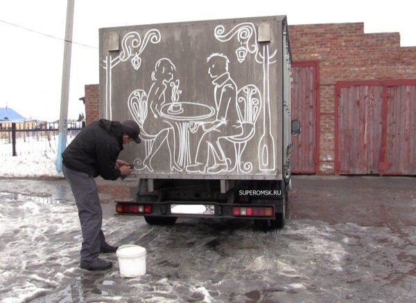 Рисунки на грязных грузовиках