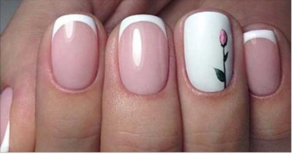 Небольшой рисунок на французском маникюре