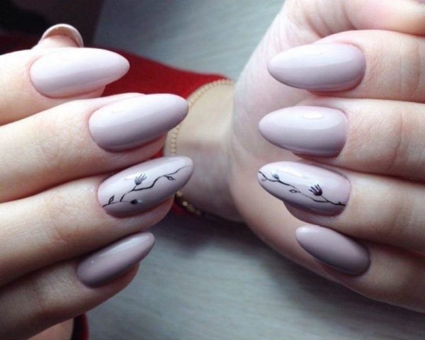 Ногти миндаль с веточкой