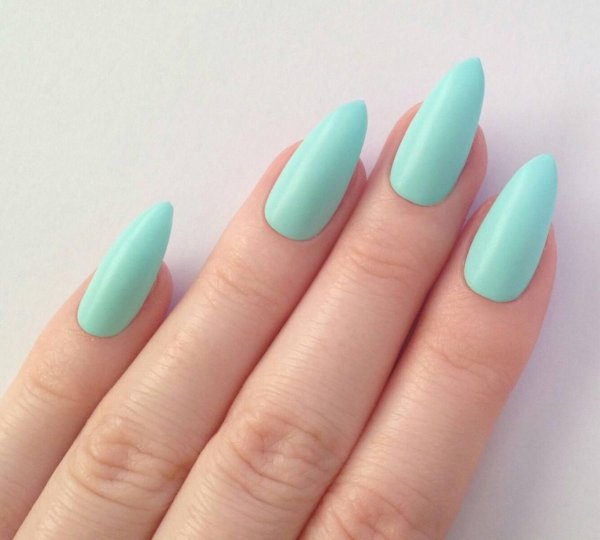 Ногти миндаль однотонные
