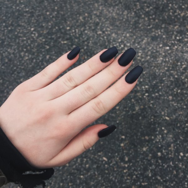 Маленькие нарощенные миндальные ногти