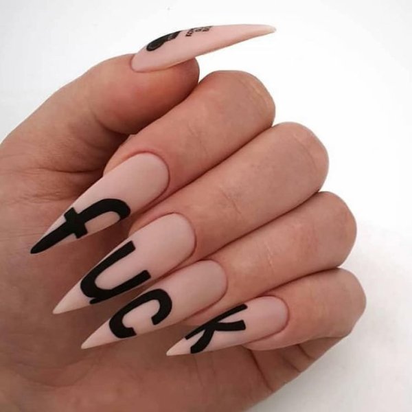 Маникюр на темную кожу