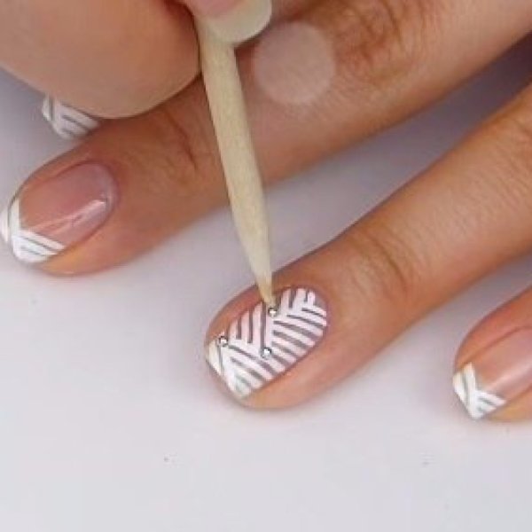 Маникюр прозрачный стемпинг