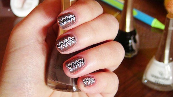 Маникюр иголкой