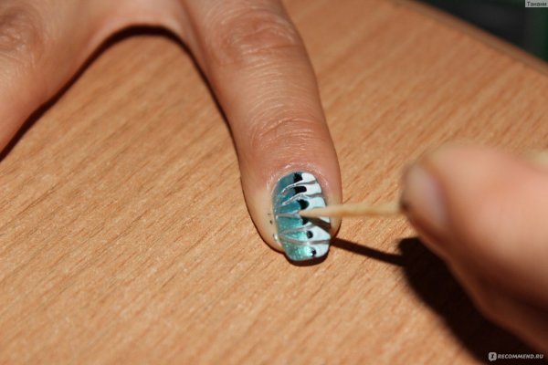 Рисование иголкой на ногтях