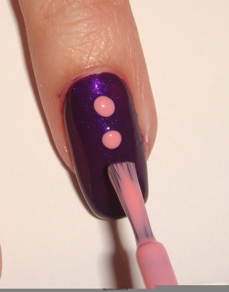 Узор на ногтях зубочисткой