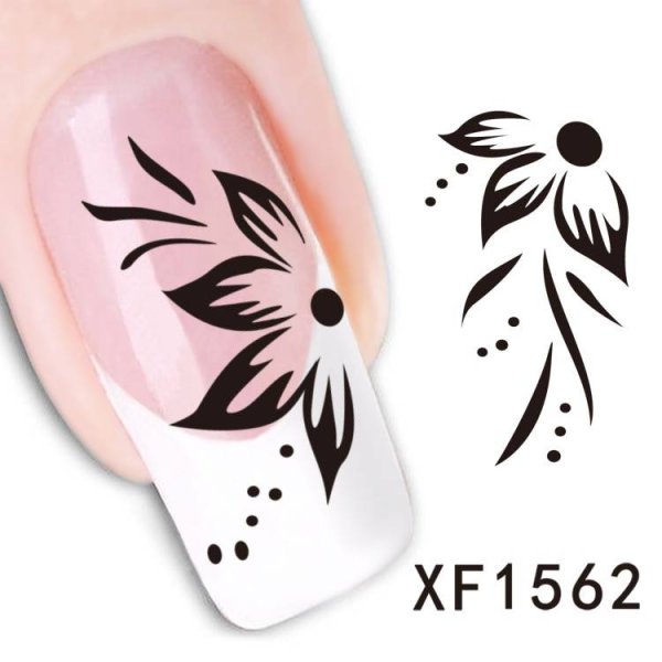 Легкий узор на ногтях