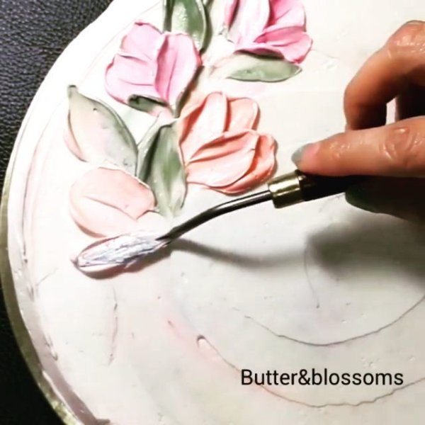 Рисование кремом на торте цветов